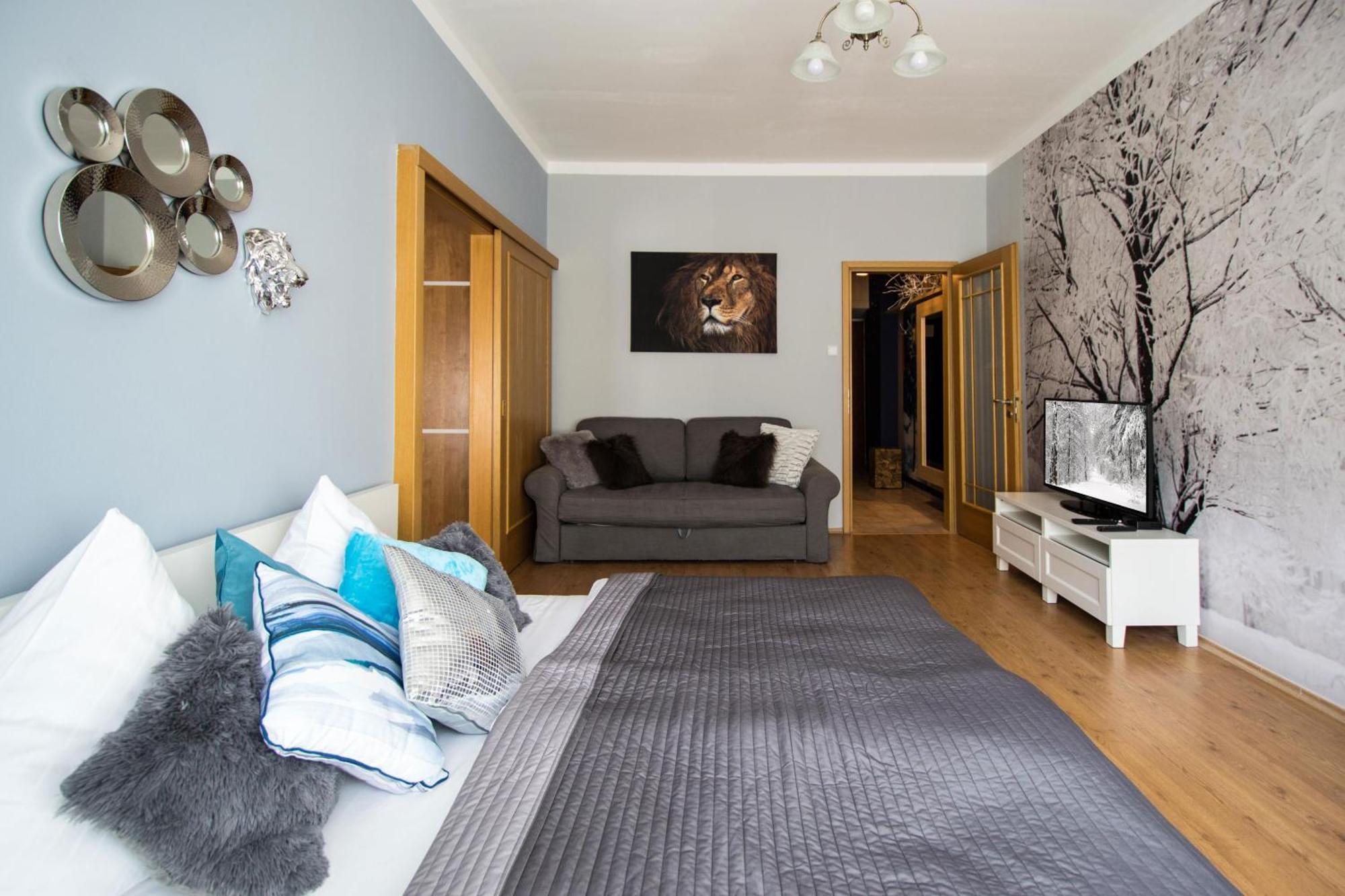 Main Prague Square Apartments Sauna And Fireplace ภายนอก รูปภาพ