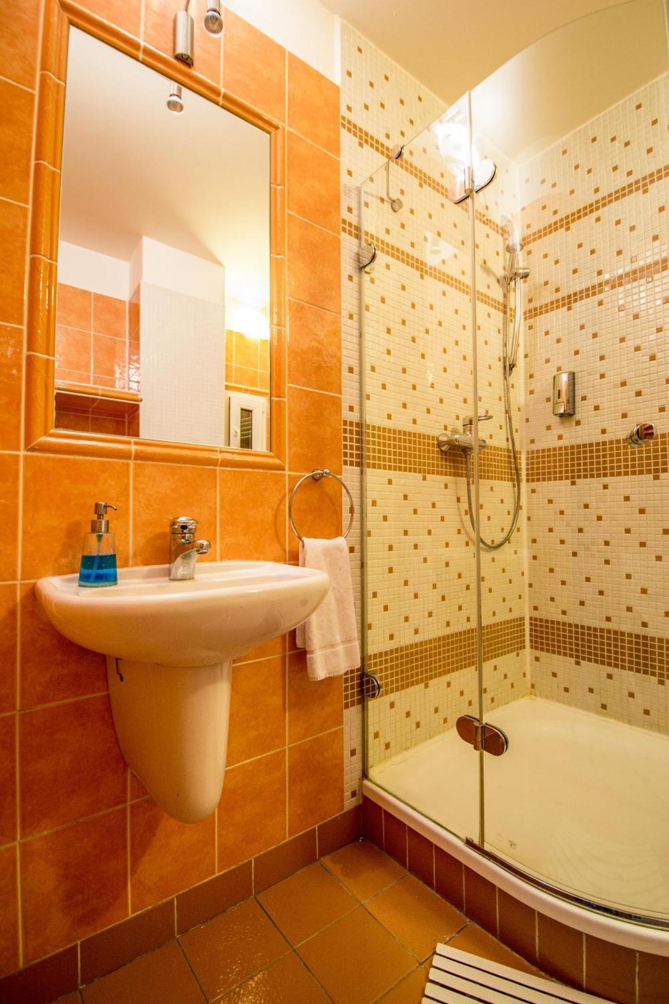 Main Prague Square Apartments Sauna And Fireplace ภายนอก รูปภาพ