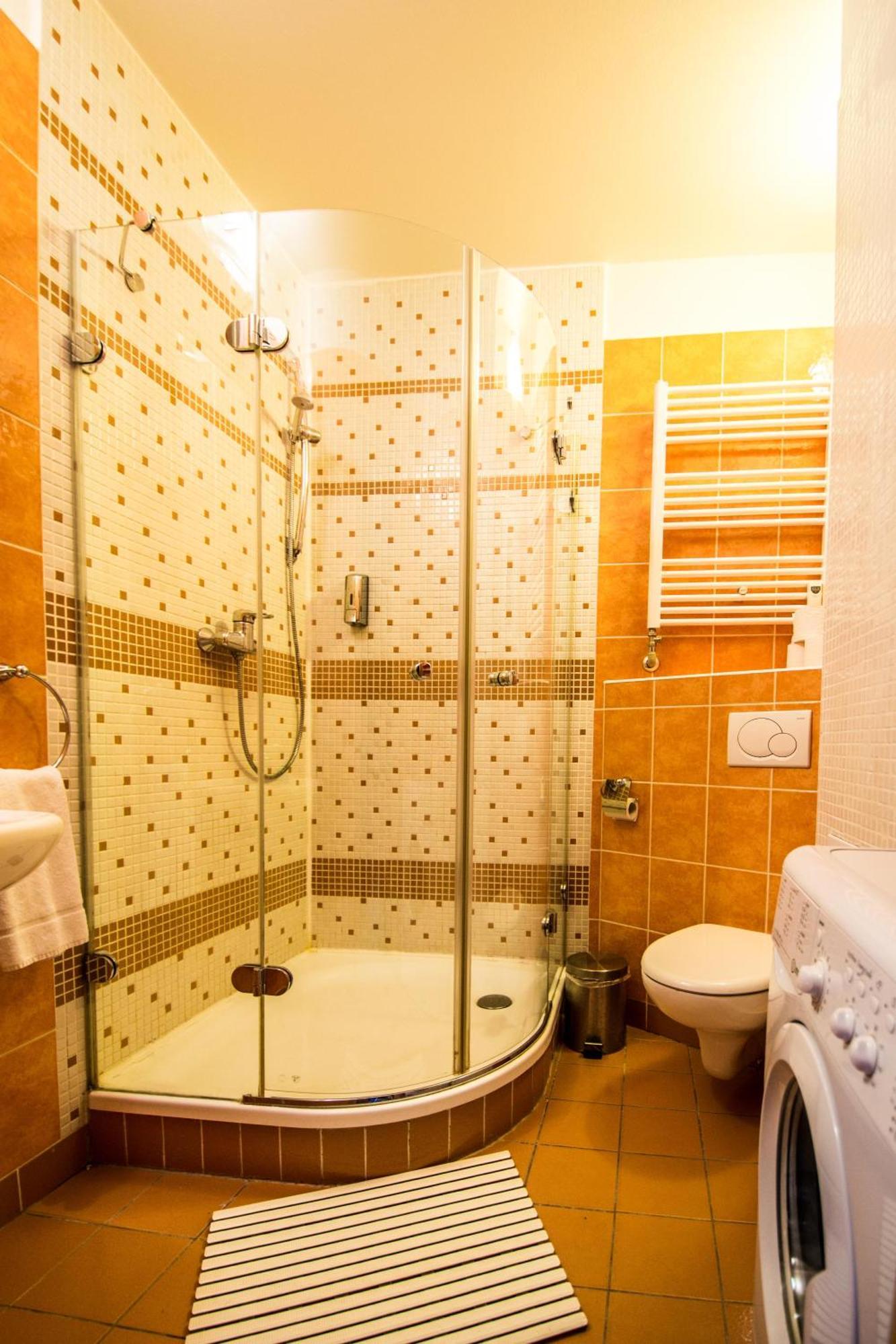 Main Prague Square Apartments Sauna And Fireplace ภายนอก รูปภาพ