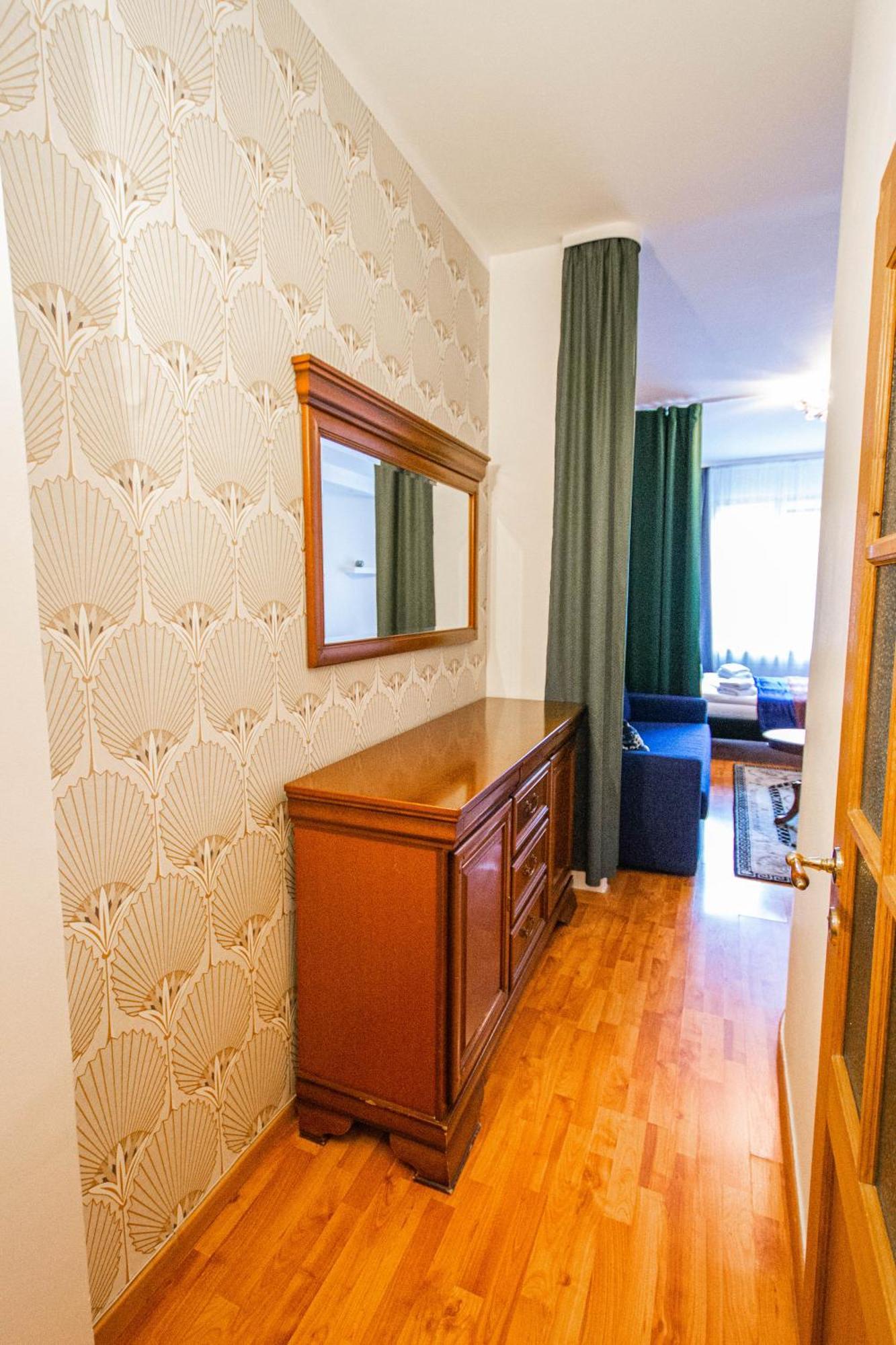 Main Prague Square Apartments Sauna And Fireplace ภายนอก รูปภาพ